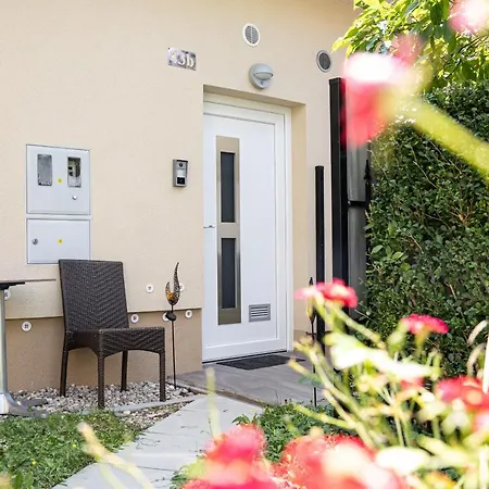 Mari&bor-no Stairs, Easy Access, Garage Optional