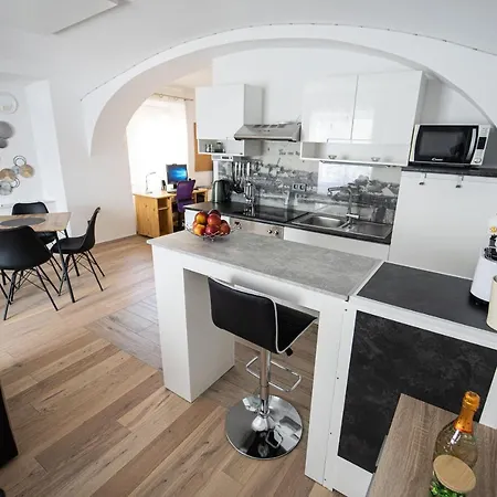 Apartment Mari&bor-no Stairs, Easy Access, Garage Optional Maribor