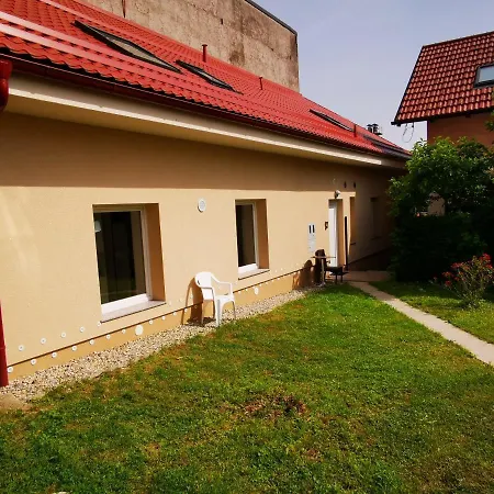 Apartment Mari&bor-no Stairs, Easy Access, Garage Optional *