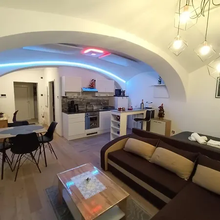 Mari&bor-no Stairs, Easy Access, Garage Optional