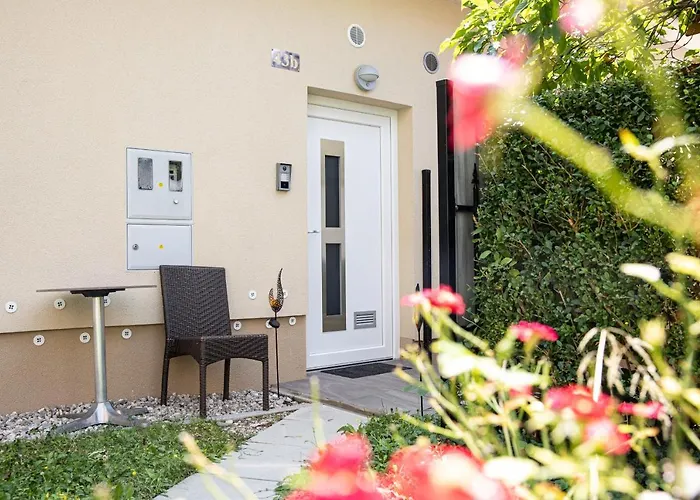 Mari&bor-no Stairs, Easy Access, Garage Optional