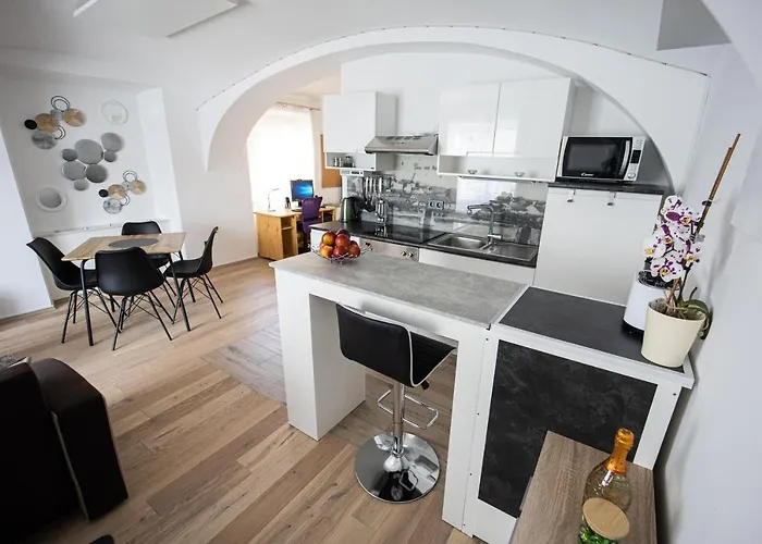 Apartma Mari&bor-no Stairs, Easy Access, Garage Optional Maribor
