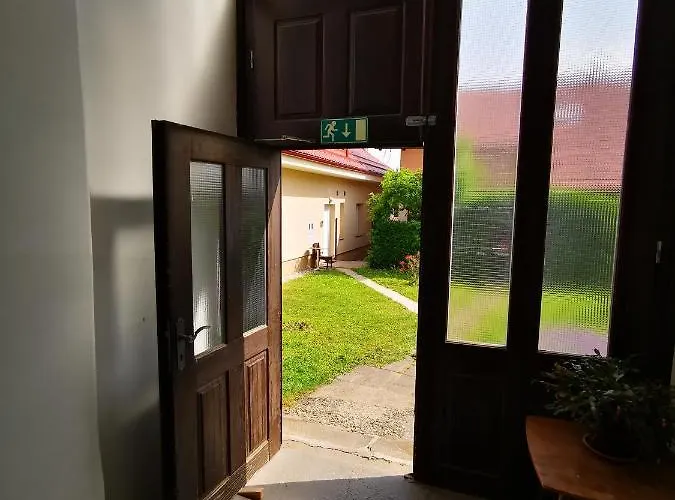 Daire Mari&bor-no Stairs, Easy Access, Garage Optional *