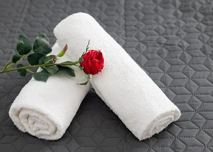 Mari&bor-no Stairs, Easy Access, Garage Optional Daire