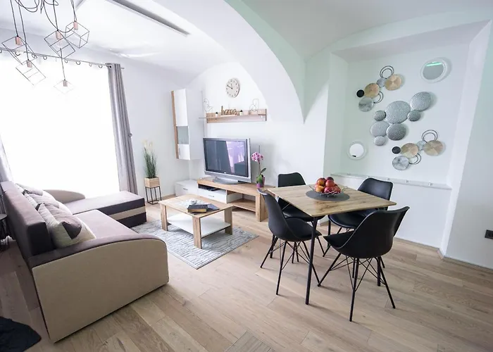 Mari&bor-no Stairs, Easy Access, Garage Optional Apartma