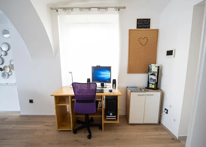 Mari&bor-no Stairs, Easy Access, Garage Optional Daire