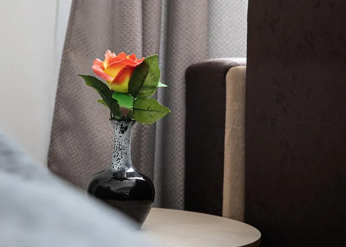 Mari&bor-no Stairs, Easy Access, Garage Optional * Maribor