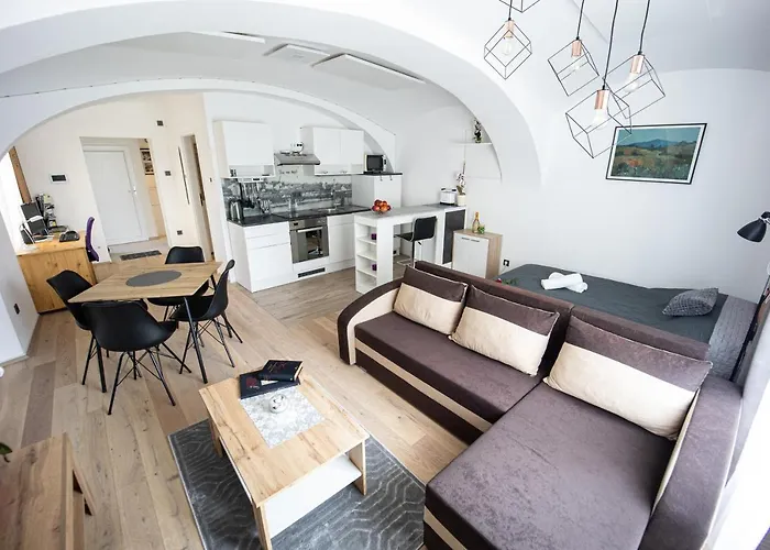 Mari&bor-no Stairs, Easy Access, Garage Optional Daire *