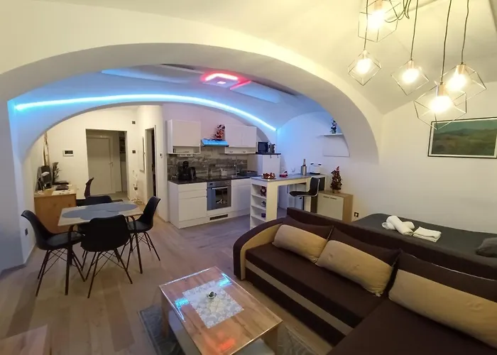 Mari&bor-no Stairs, Easy Access, Garage Optional