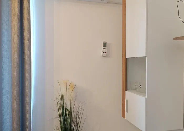 Mari&bor-no Stairs, Easy Access, Garage Optional Daire *